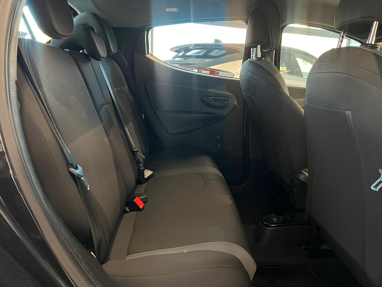 Lancia Ypsilon 1.2 69 CV 5 porte Silver