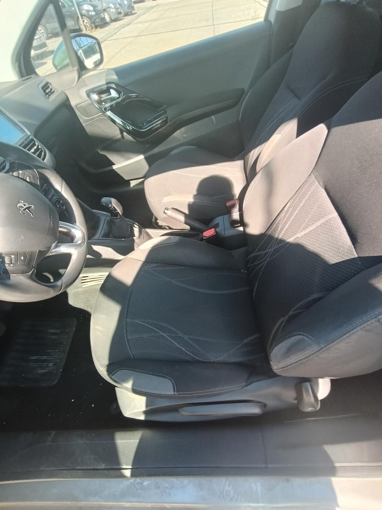 Peugeot 208 PureTech 82 3 porte Active