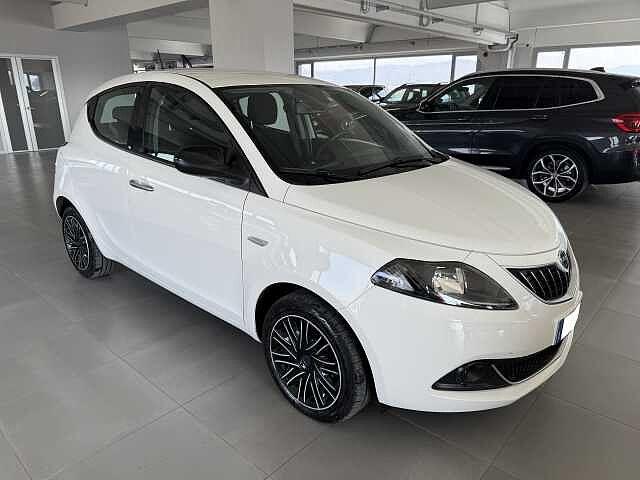 Lancia Ypsilon 1.0 FireFly Hybrid Ecochic Gold