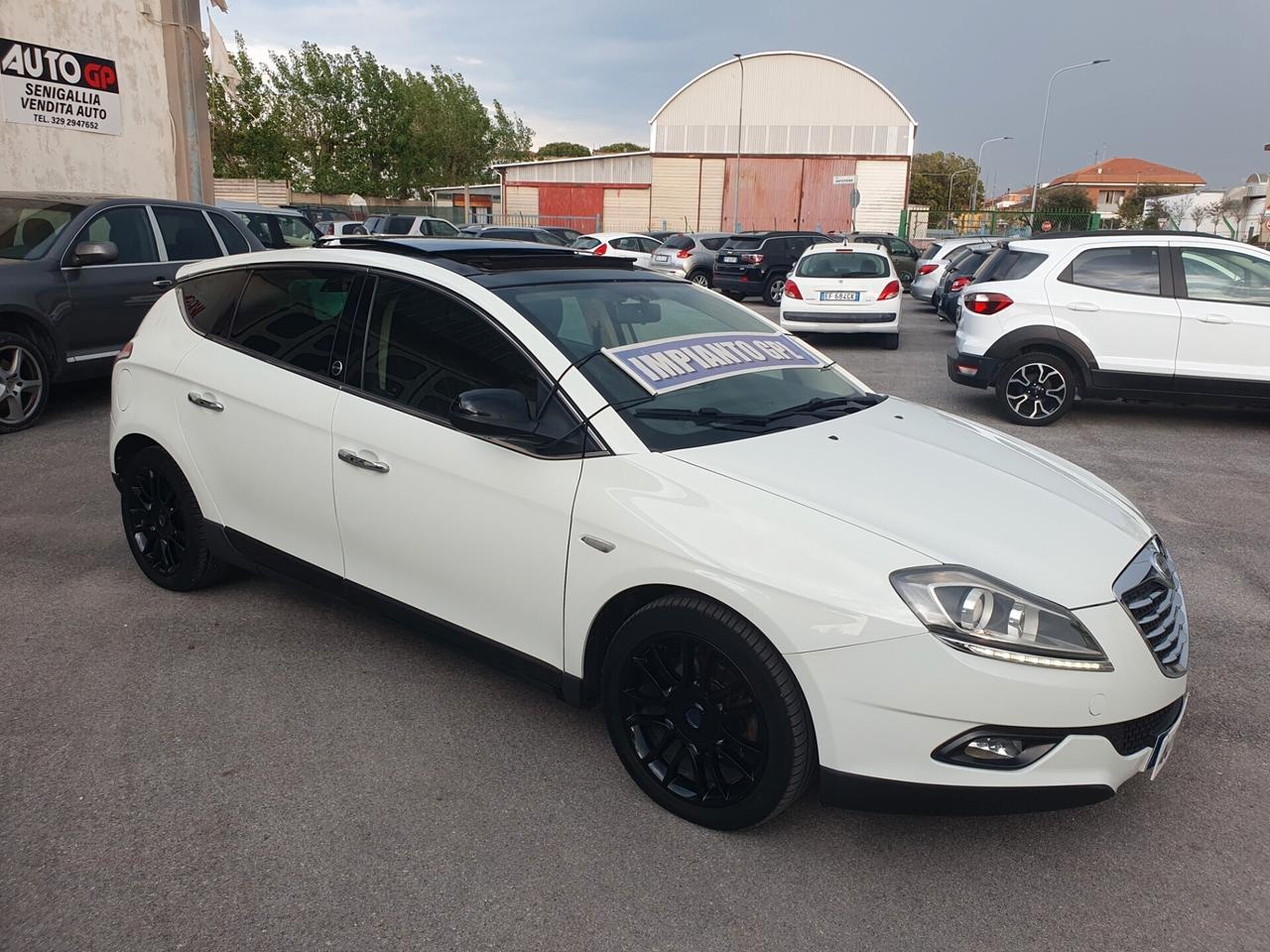 Lancia Delta 1.4 T-Jet 120 CV benz GPL 2013