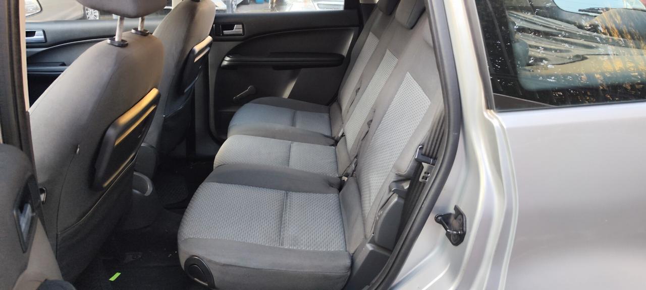 Ford C-Max Focus C-Max 1.6 TDCi con fermo