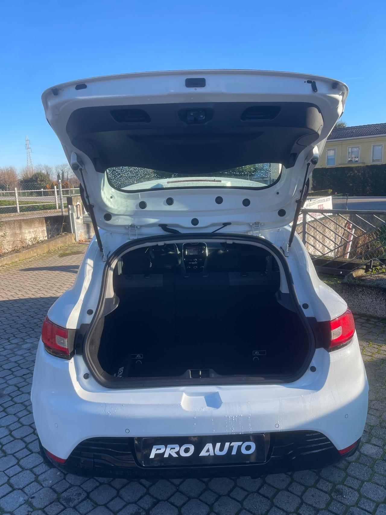 Renault Clio 1.2 75CV GPL 5 porte Costume National