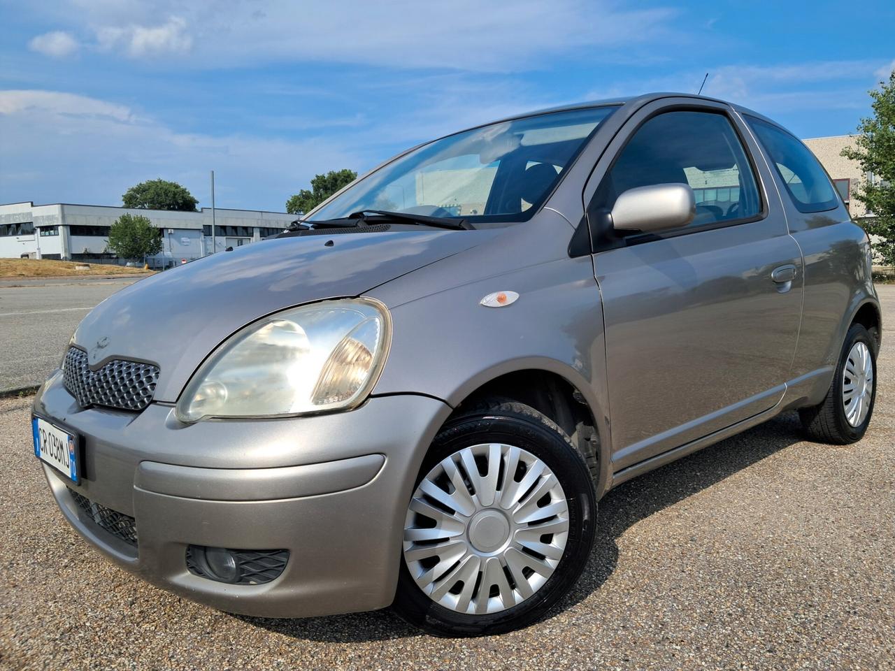 TOYOTA YARIS BENZINA