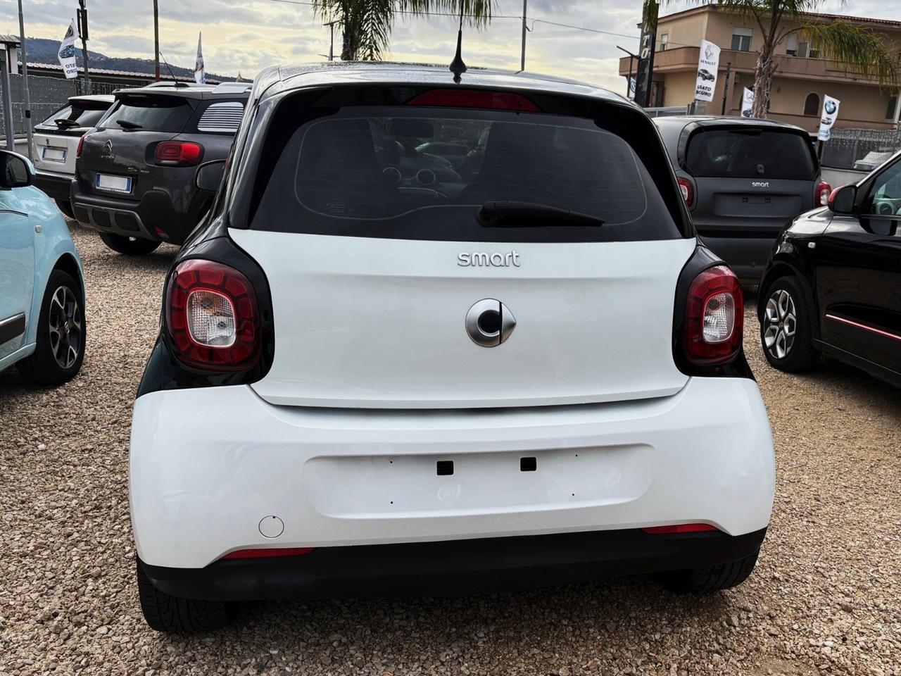 Smart ForFour 70 1.0 twinamic Safetown White