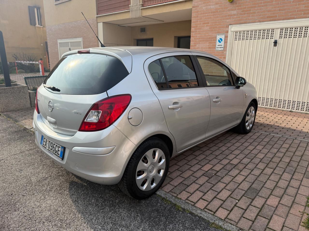 Opel Corsa 1.2 80CV 5 porte GPL-TECH Edition