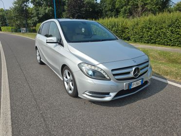 MERCEDES B180 PREMIUM AUTOMATICO
