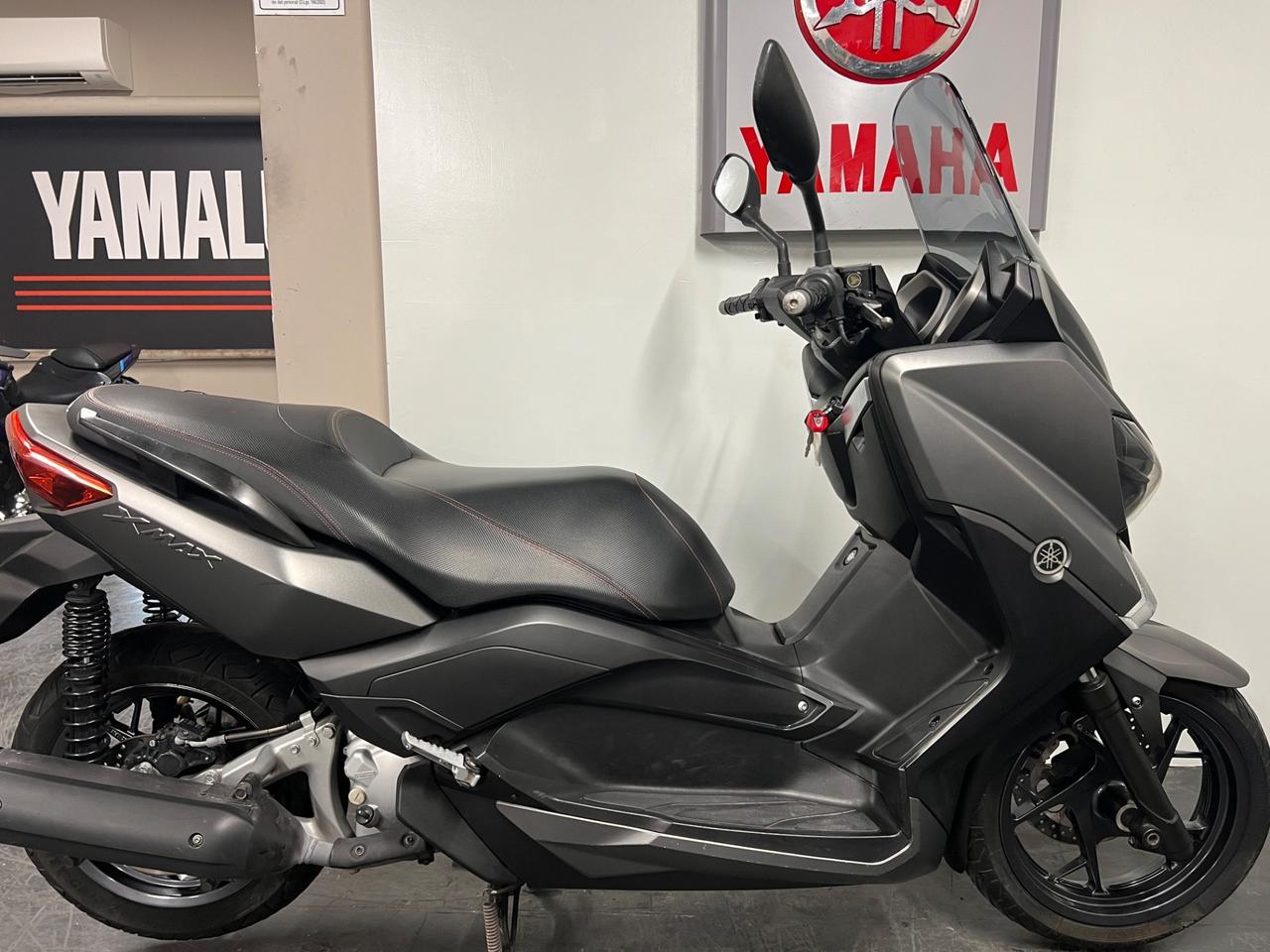 Yamaha X-Max 250