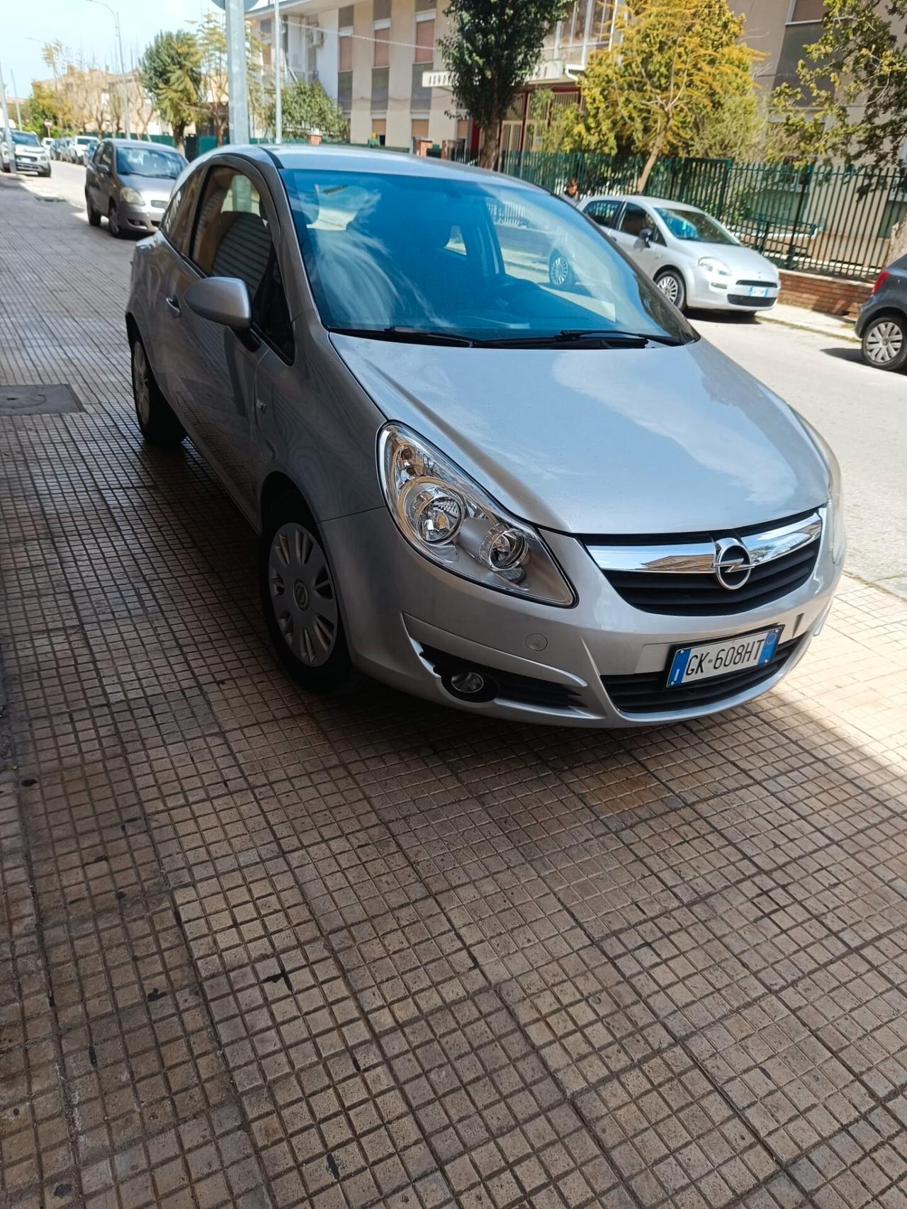 Opel Corsa 1.2 80CV 3 porte GPL-TECH Club
