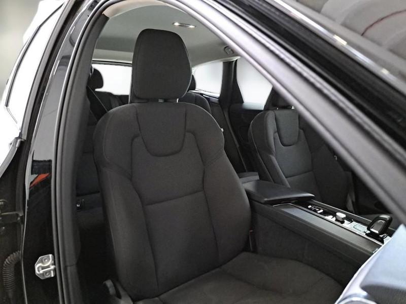 VOLVO XC60 B4 D AWD automatico Momentum Pro