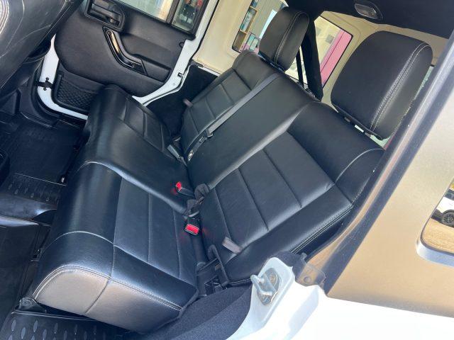 JEEP Wrangler Unlimited 2.8 CRD DPF Sahara Auto