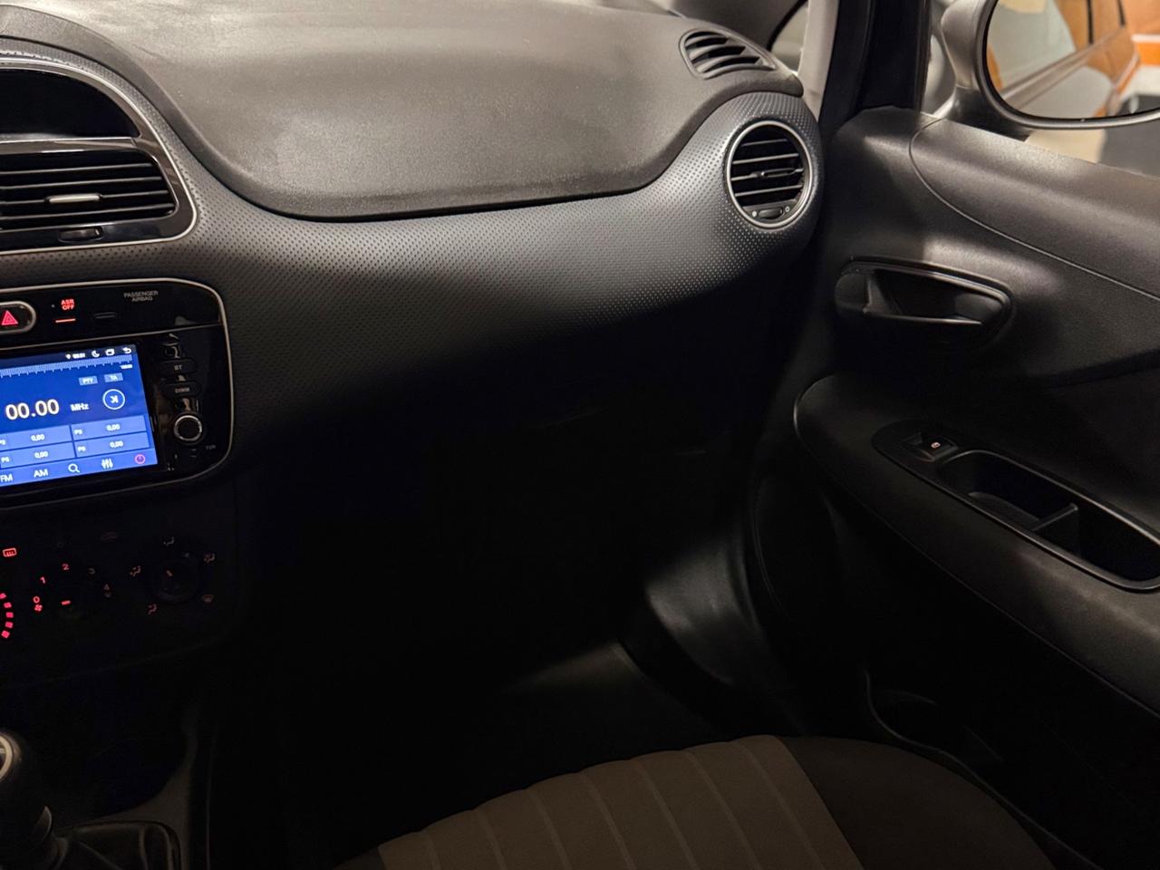 BELLISSIMA FIAT PUNTO CON SOLI 61.599 KM IN OTTIME CONDIZIONI