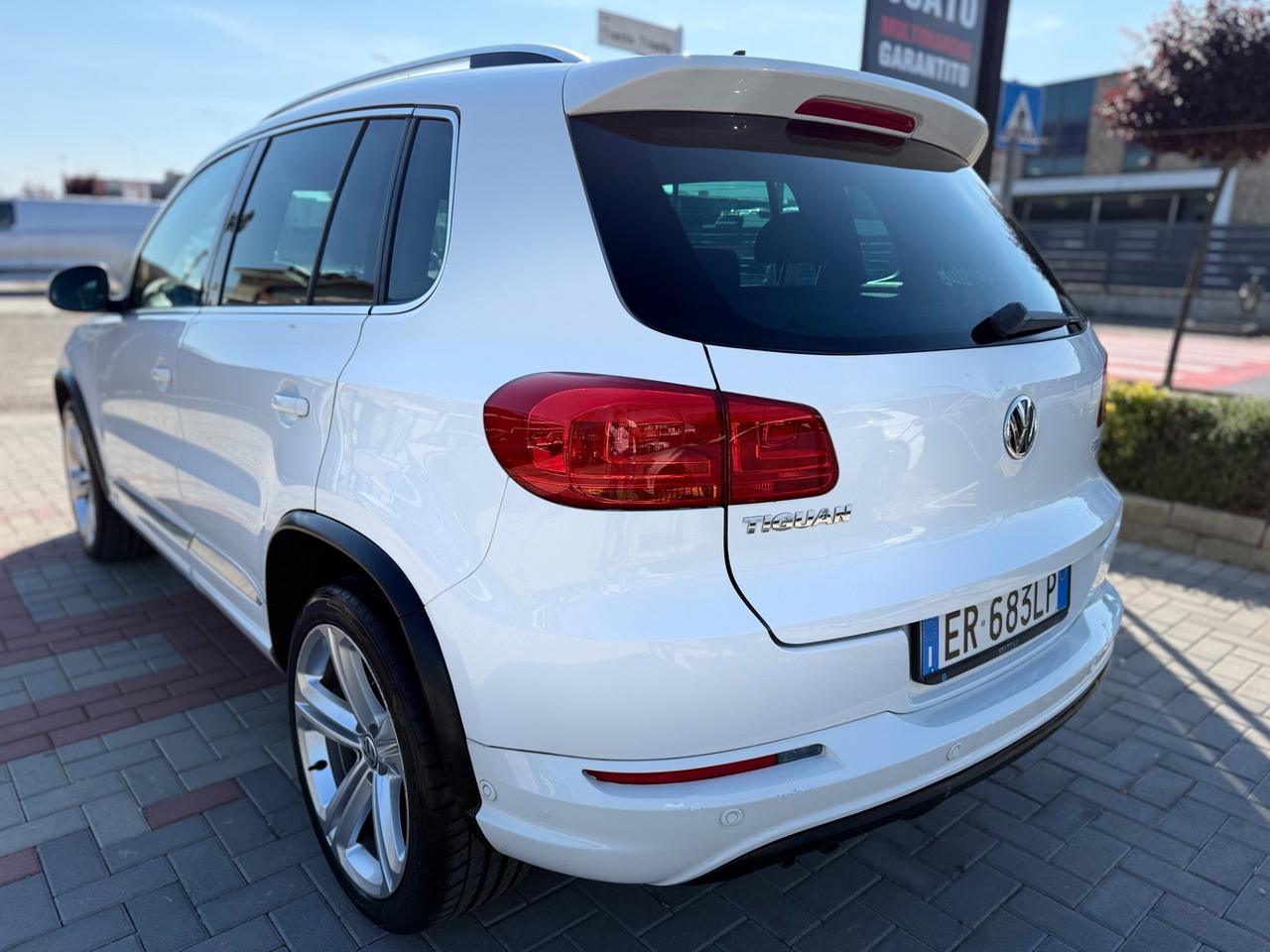 Volkswagen Tiguan 2.0 TDI 177 CV 4MOTION DSG R-Line BlueMotion Tech.