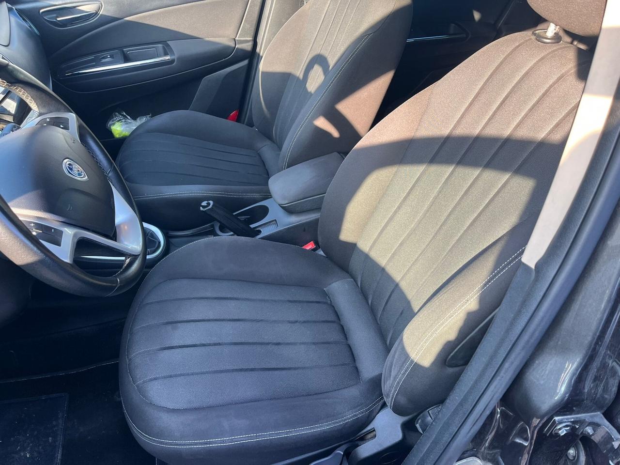 Lancia Delta 1.4 T-Jet 120 CV Silver