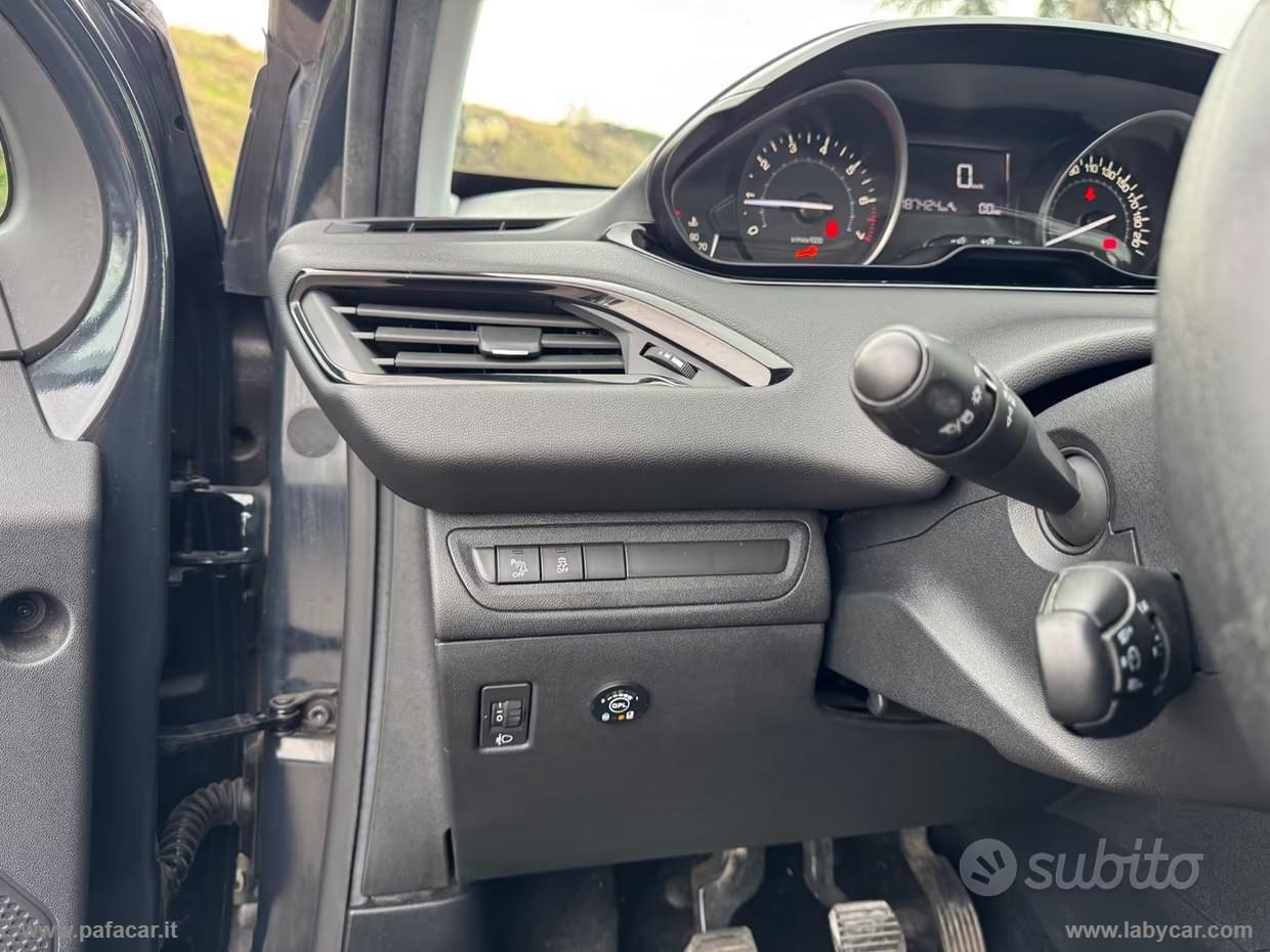 PEUGEOT 208 PureTech 82 5p. GPL Allure