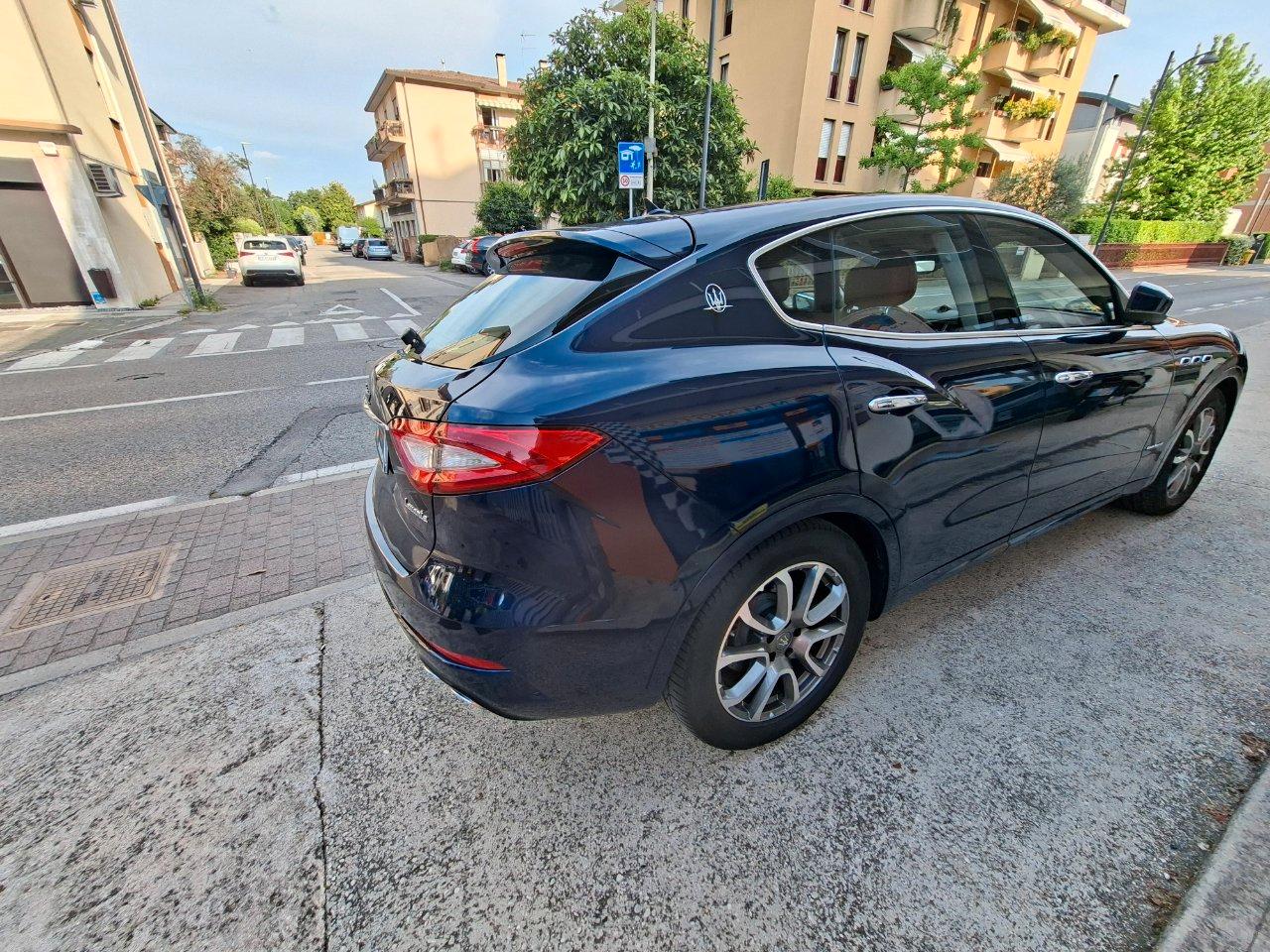 Maserati Levante 3.0 V6 250cv GRAN LUSSO