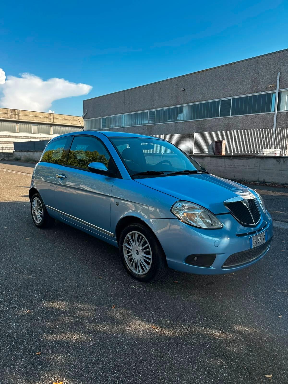 Lancia Ypsilon 1.2 SOLAMENTE 60.000 KM