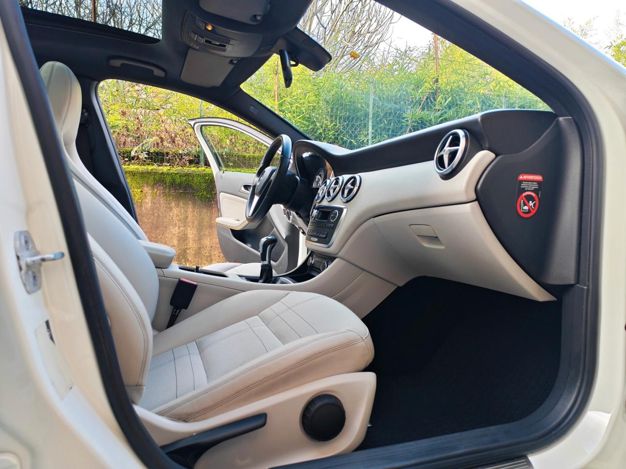 Mercedes-Benz A180 1.6 BENZINA 122cv / TETTO