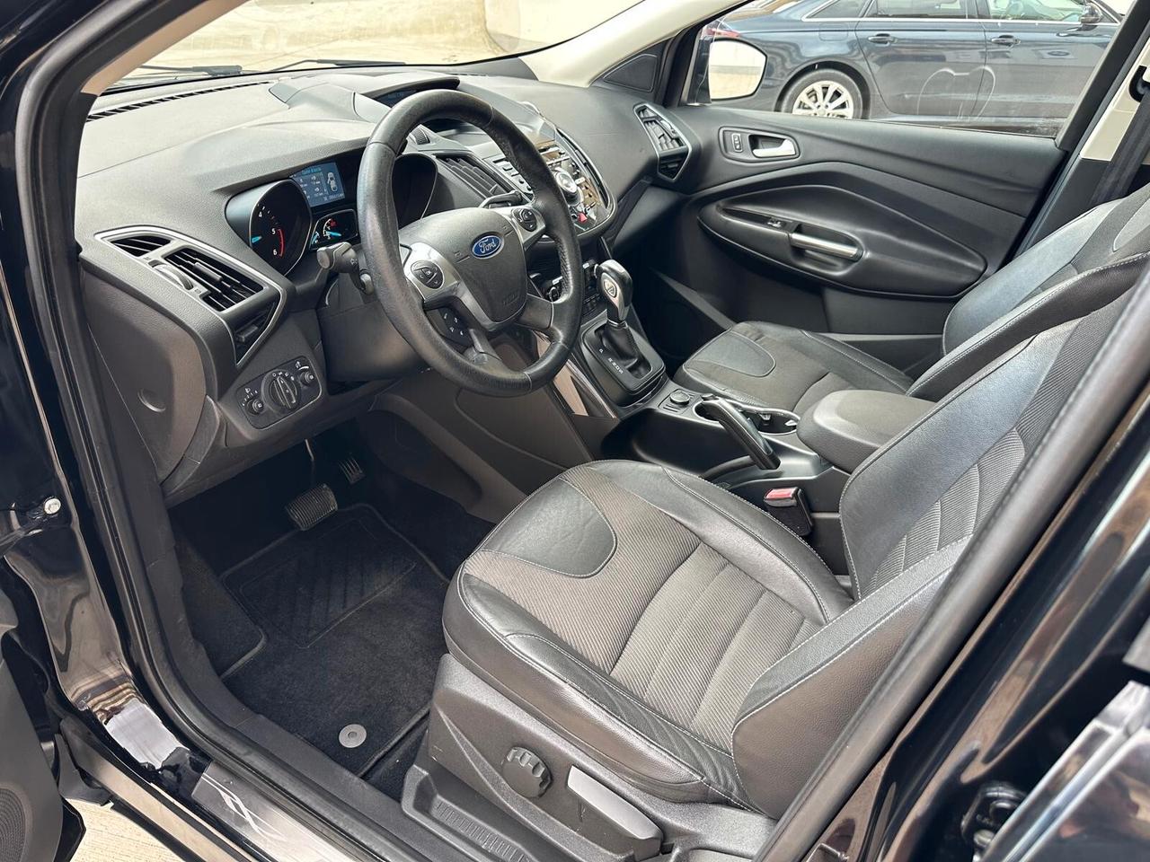 Ford Kuga 2.0 TDCI 140 CV 4WD Powershift Plus Gancio di traino