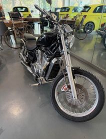 SUZUKI INTRUDER 600