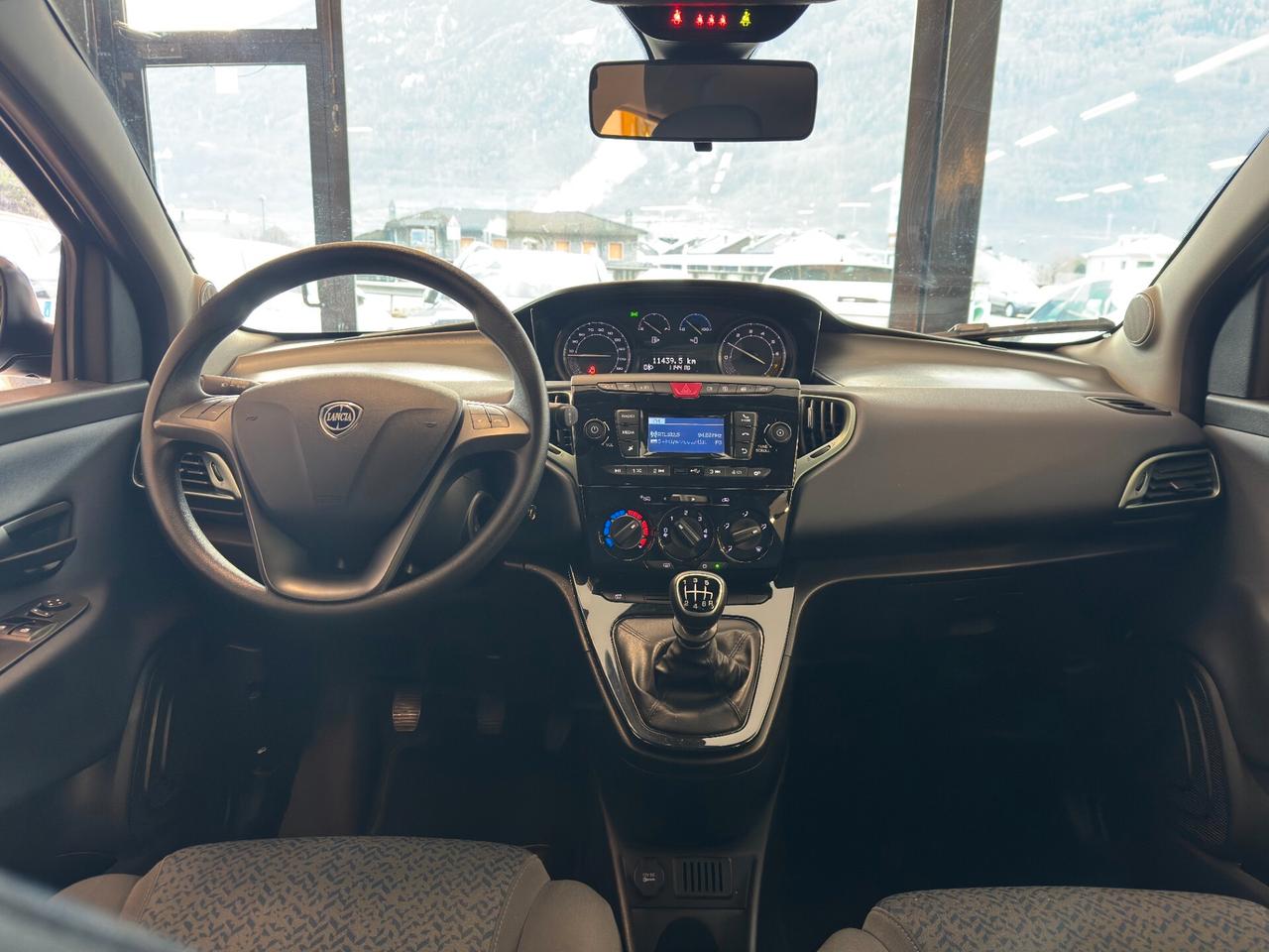 Lancia Ypsilon LANCIA YPSILON 1.0cc 69Cv Platino