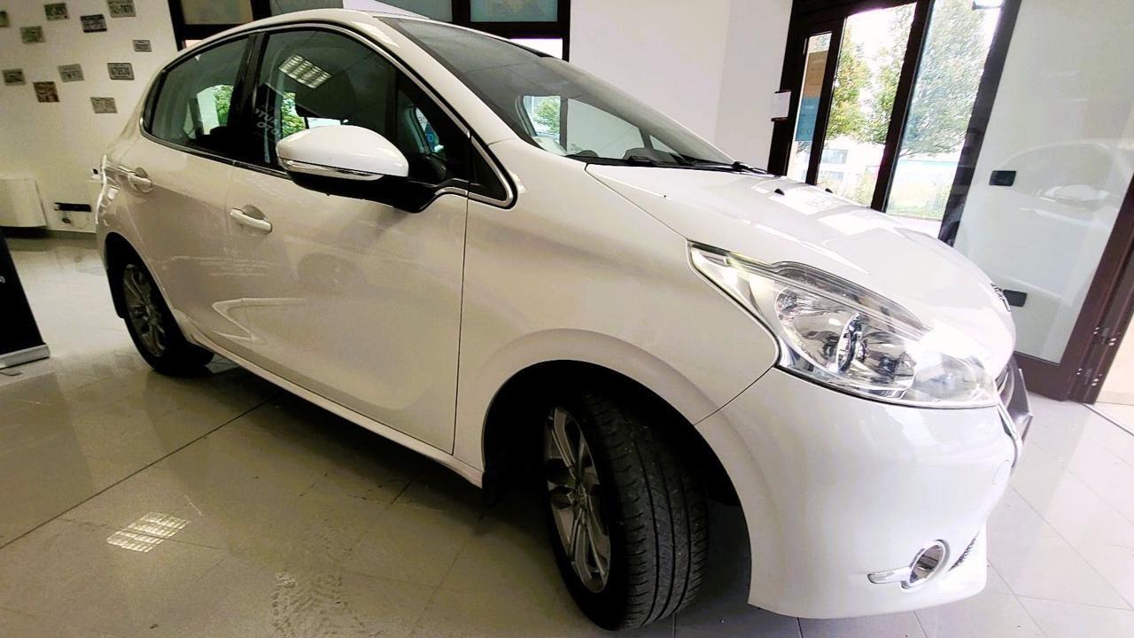 PEUGEOT 208 1° serie PureTech 82 5 porte Allure