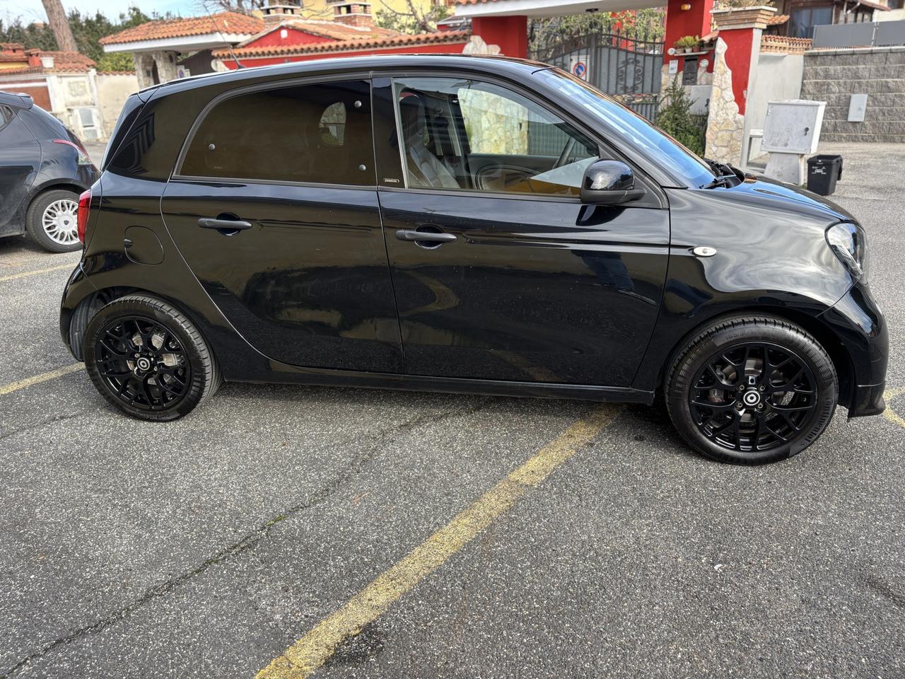 Smart ForFour ALL BLACK