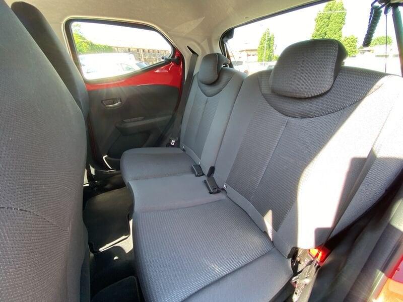 Toyota Aygo Connect 1.0 VVT-i 72 CV 5 porte x-play