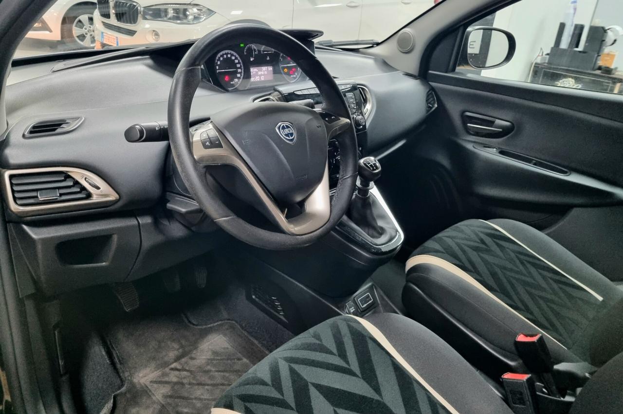 Lancia Ypsilon 1.2 69 CV 5 porte Gold