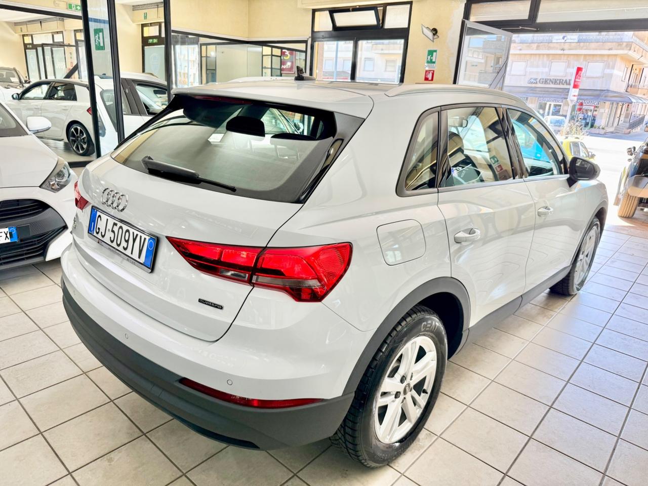 Audi Q3 35 TDI quattro S tronic Business