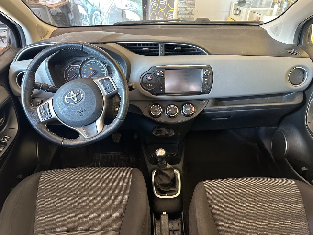 Toyota Yaris 1.0benz. Per neo patentati