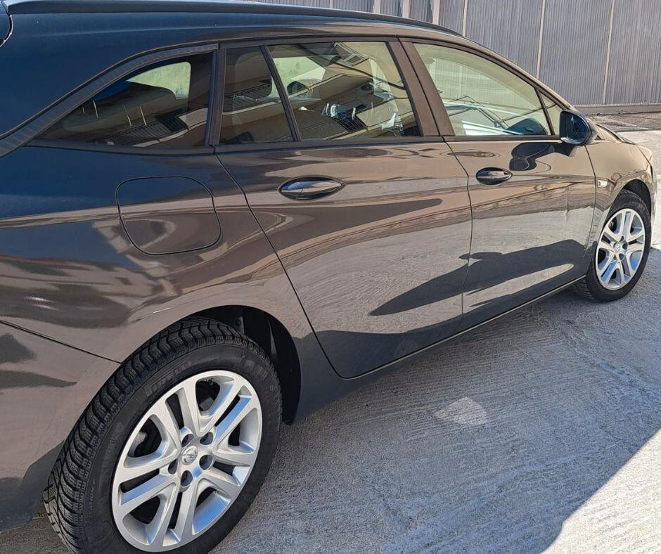 Opel Astra station wagon