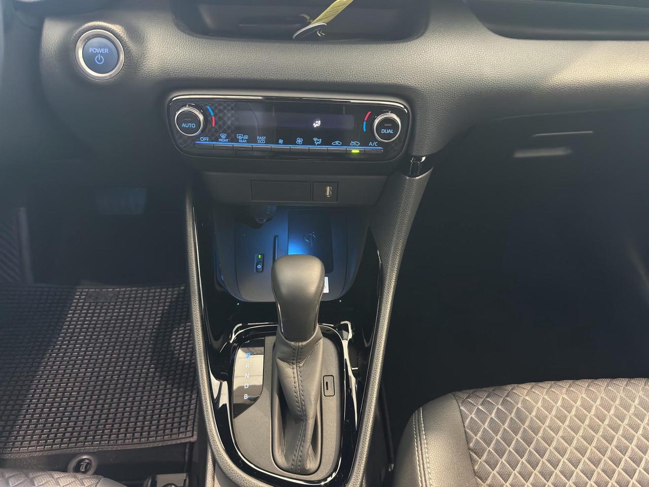 Toyota Yaris 1.5h Style