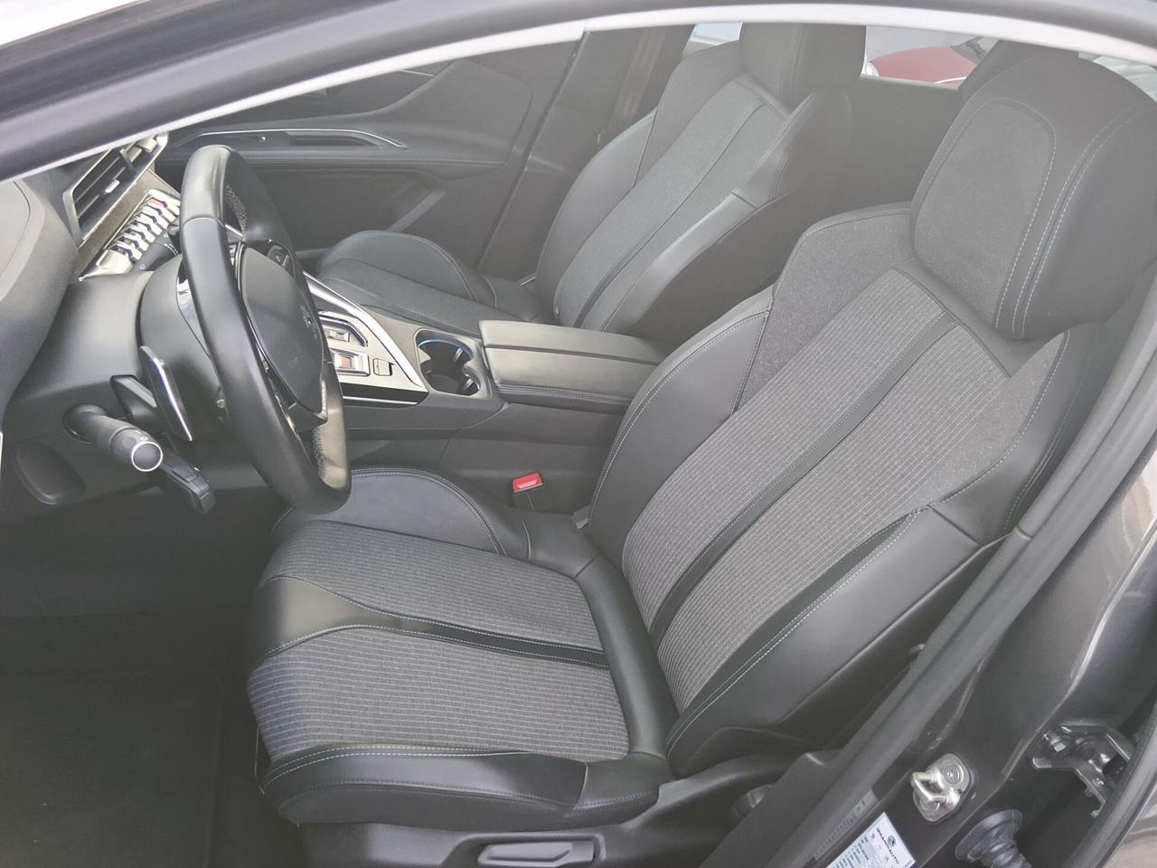 Peugeot 3008 BlueHDi 130 EAT8 GT