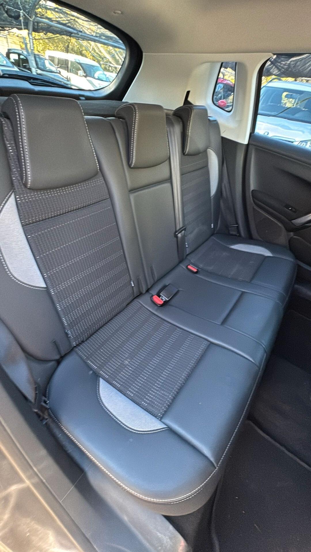 Peugeot 2008 PureTech Turbo 110 EAT6 S&S Black Matt