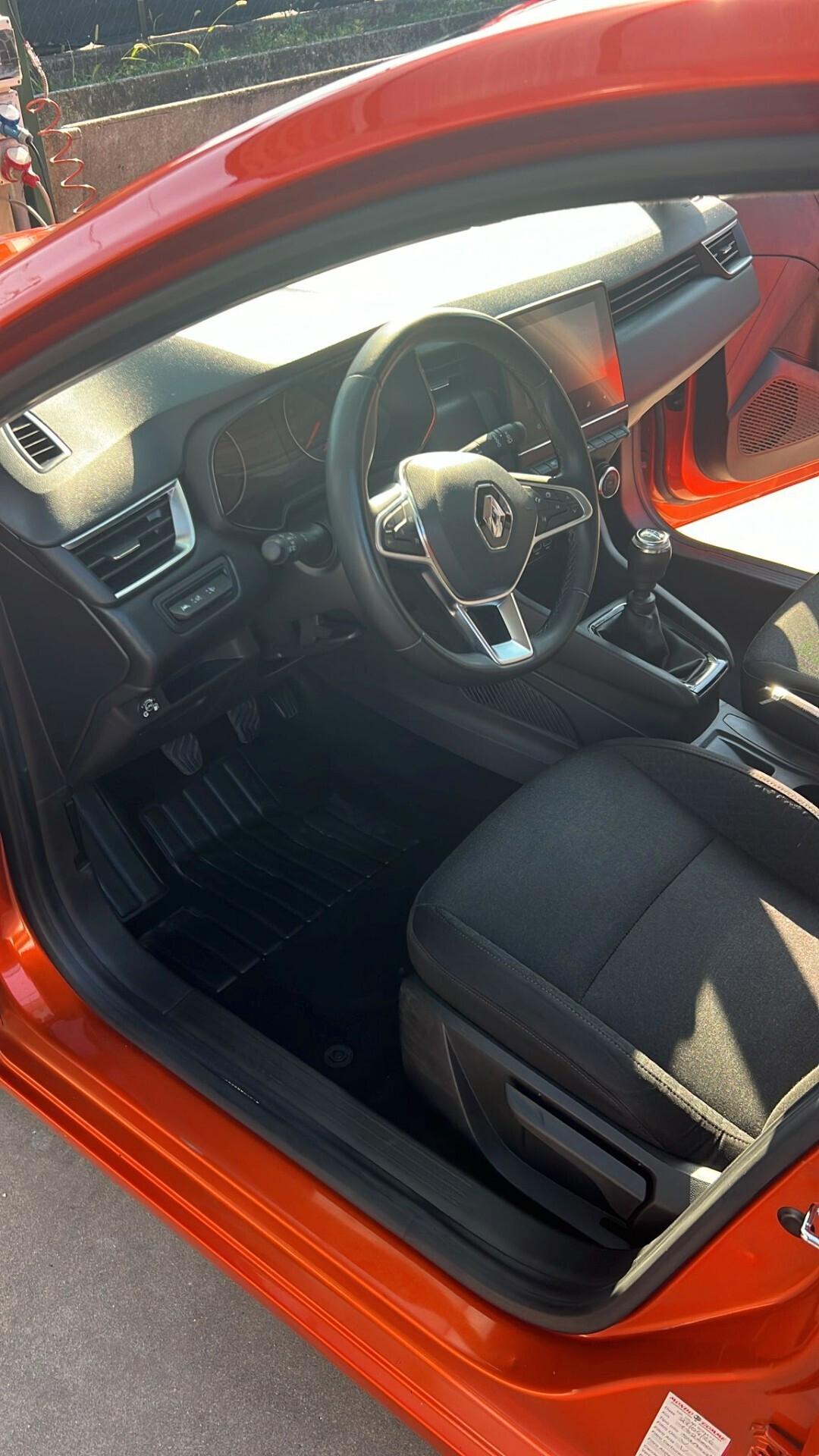 Renault Clio TCe 100 CV GPL 5 porte Equilibre N1 4 Posti Iva Esposta