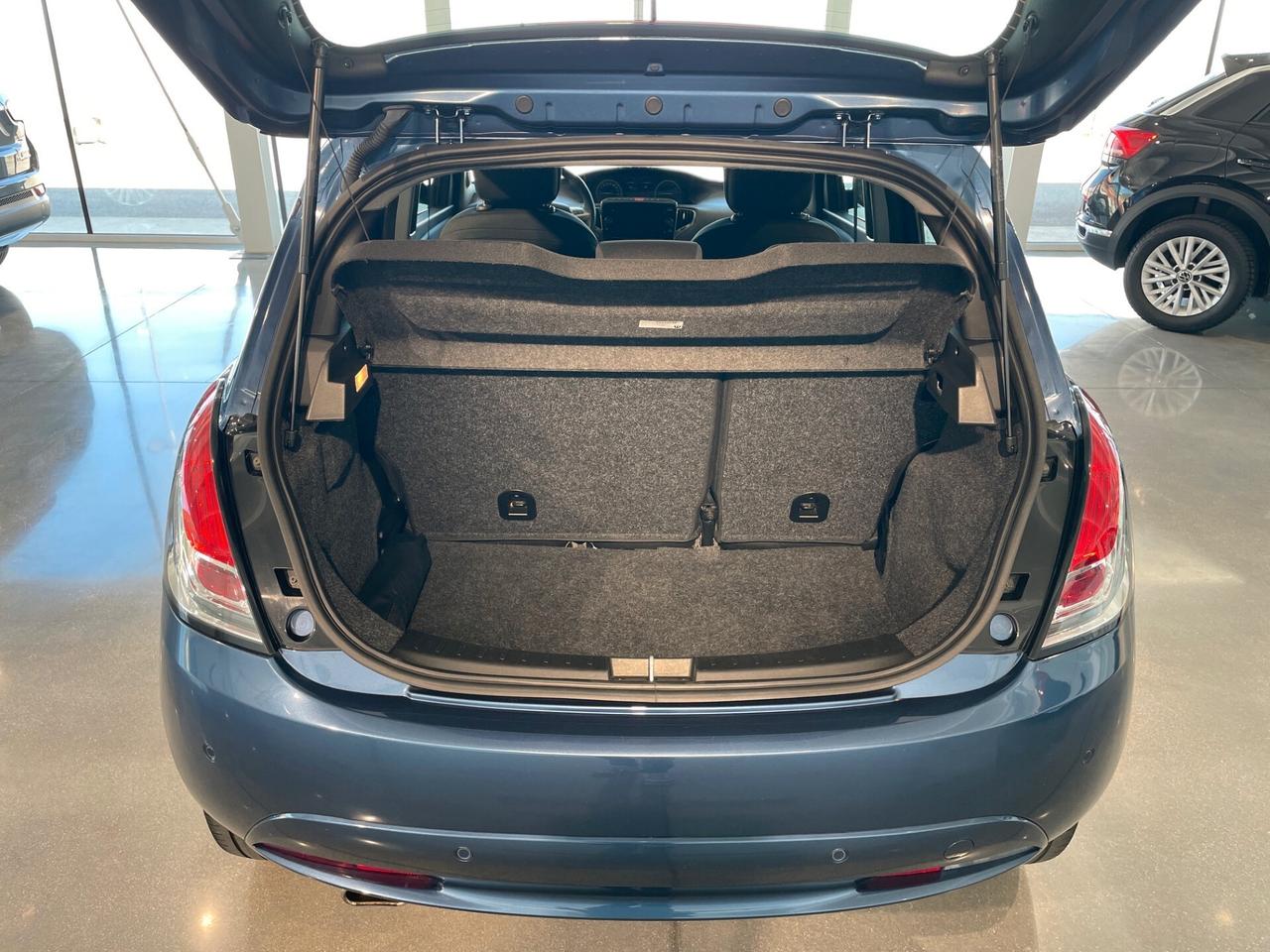Lancia Ypsilon 1.0 FireFly 5 porte S&S Hybrid Gold