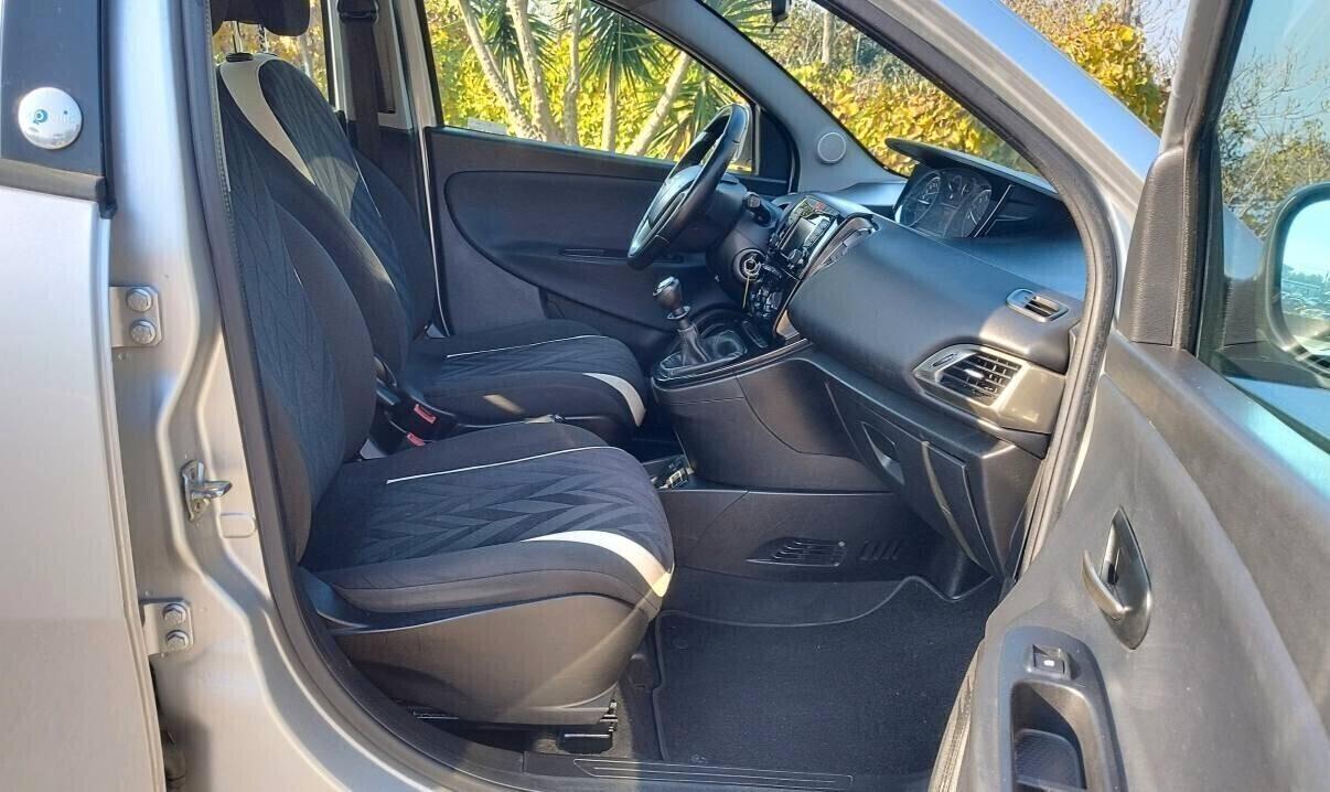 Lancia Ypsilon 1.2 69 CV 5 porte GPL Ecochic Gold