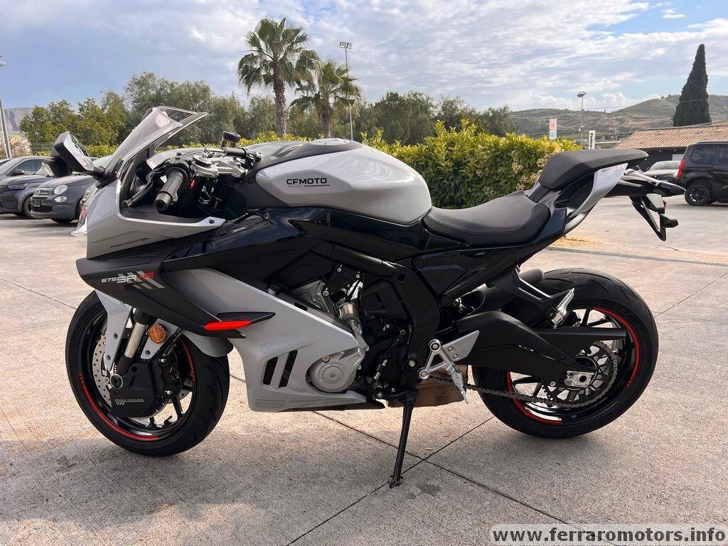 Cf Moto 675 sr-r piccolo mostriciattolo a 75 euro al mese senza anticipo