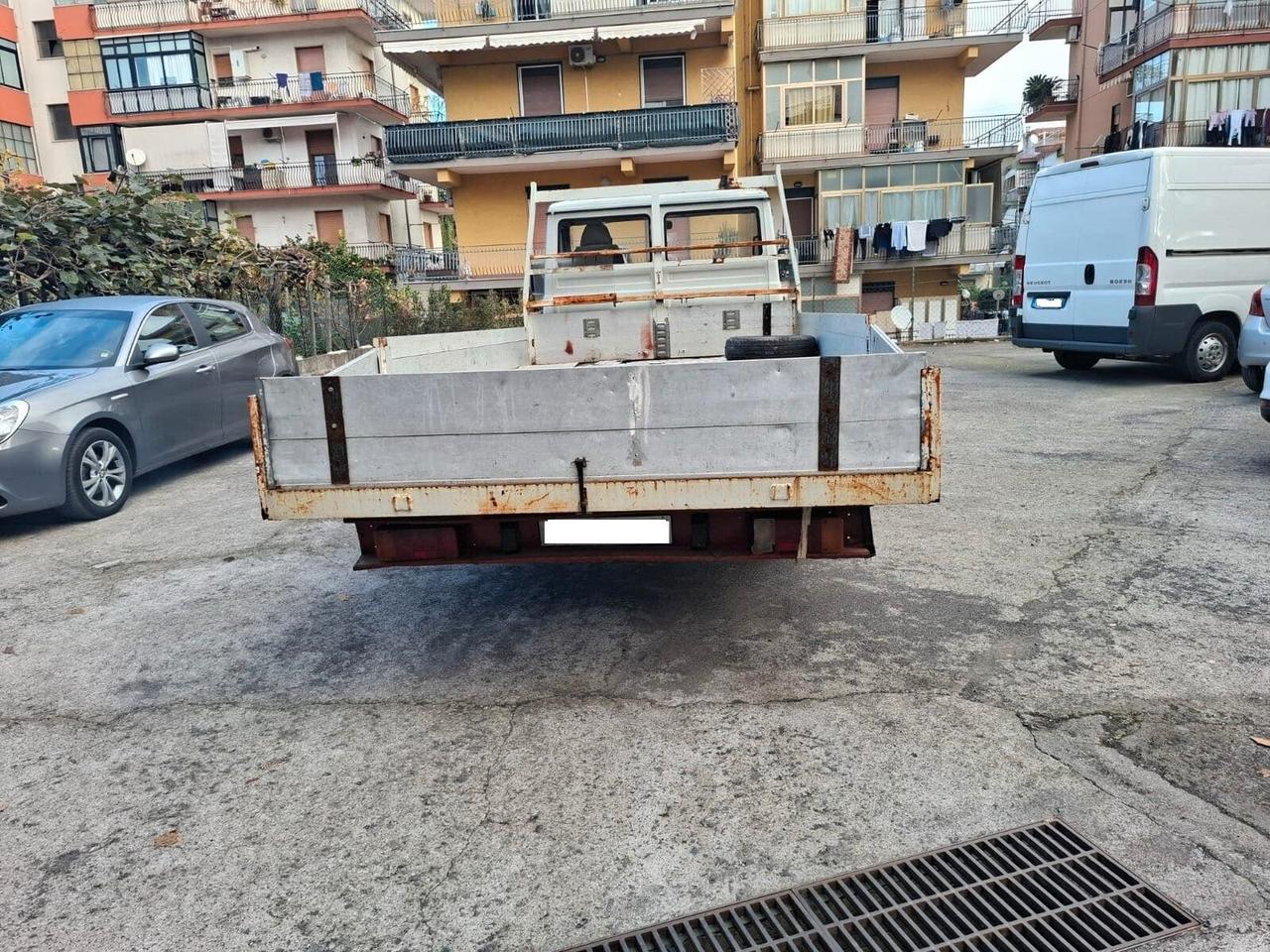 Iveco Daily 35.8 2.5 Diesel USO CARROATTREZZI