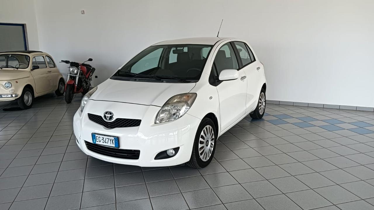 Toyota Yaris 1.4 D-4D DPF 5 porte Sol