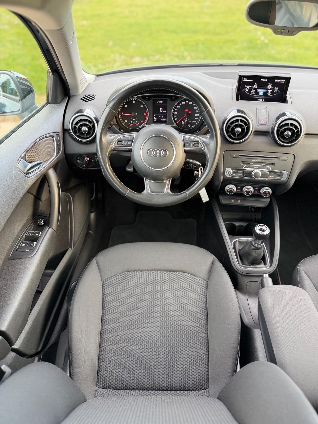 Audi A1 1.6 TDI 116 CV s line