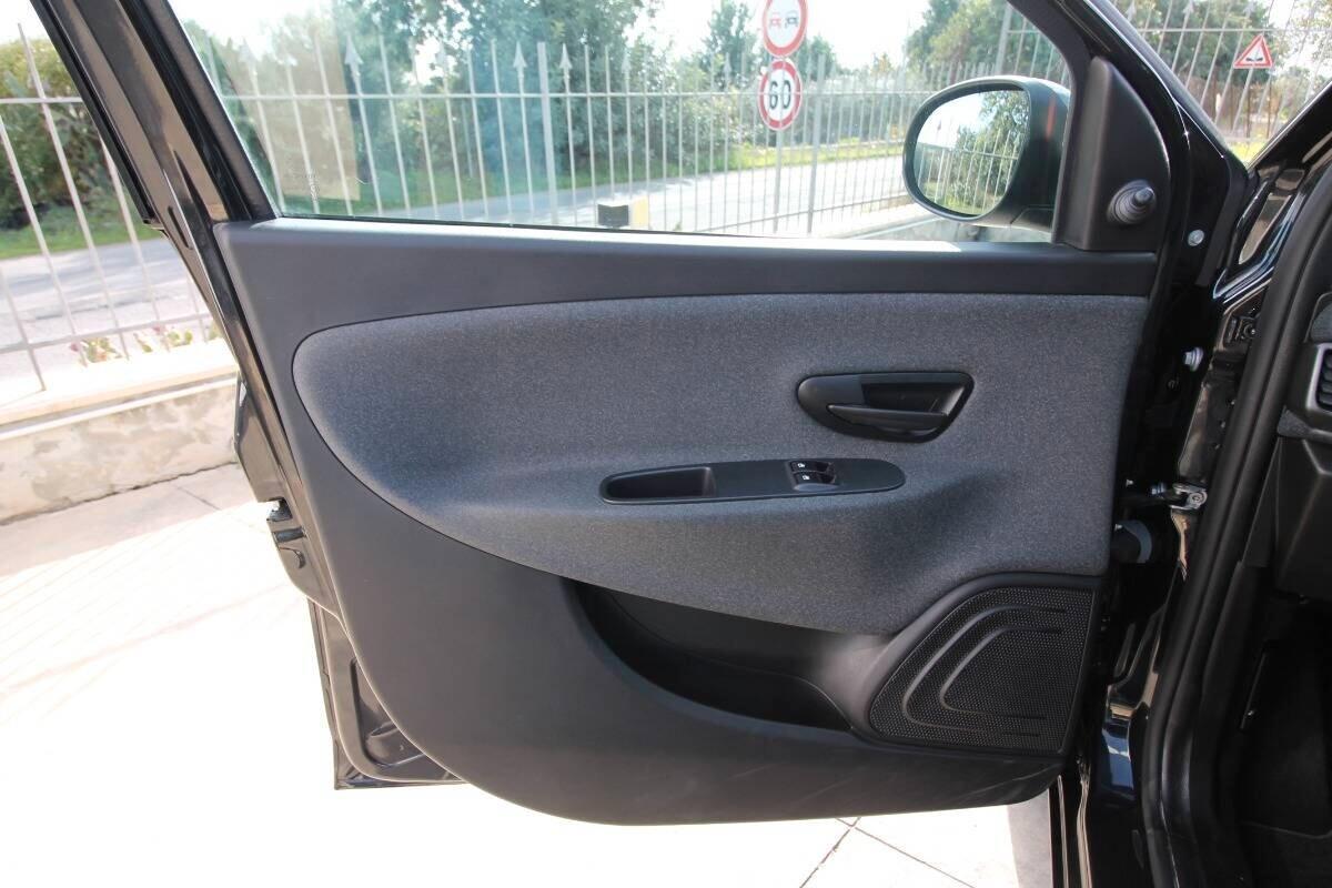 Lancia Ypsilon 1.0 5p Hybrid Silver |2022