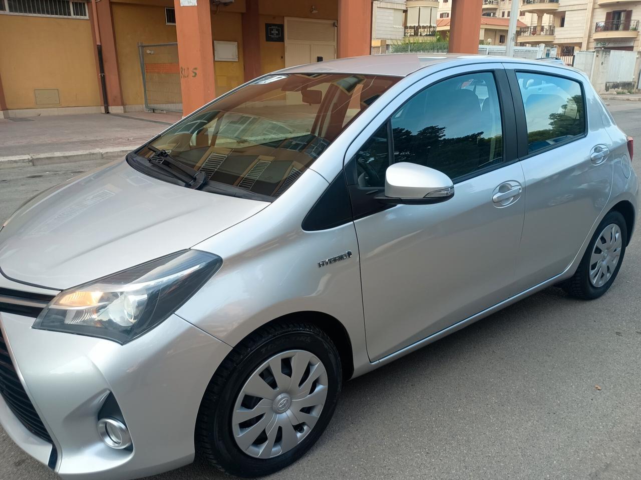 Toyota Yaris 1.5 Hybrid 5 porte Cool