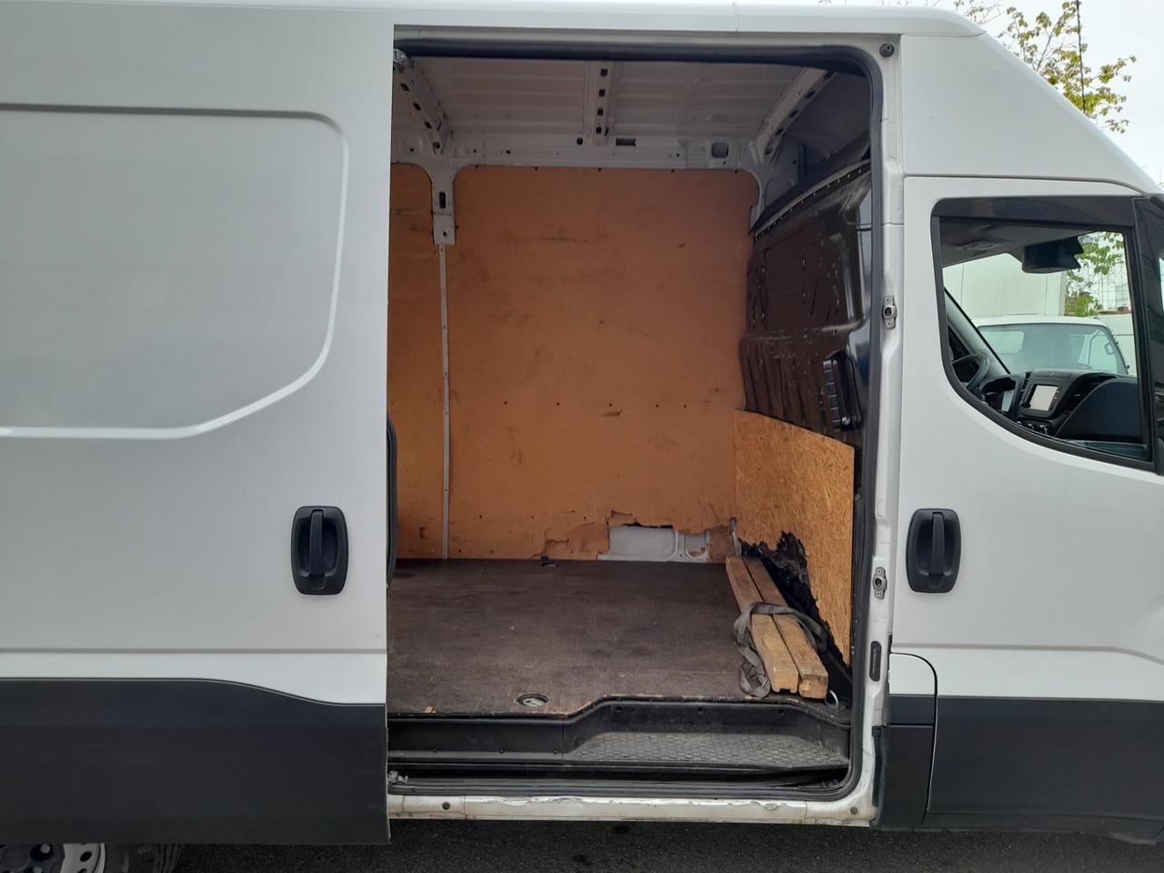 Iveco Daily 35S14A8V 2.3 HPT PM-SL-TM Furgone Hi-Matic