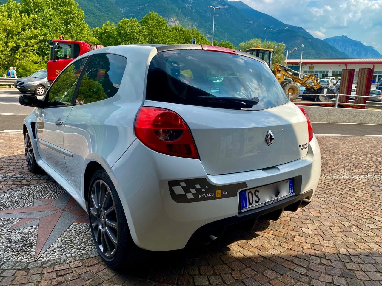 Renault Clio 2.0 16V 200CV 3 porte RS F1 Team