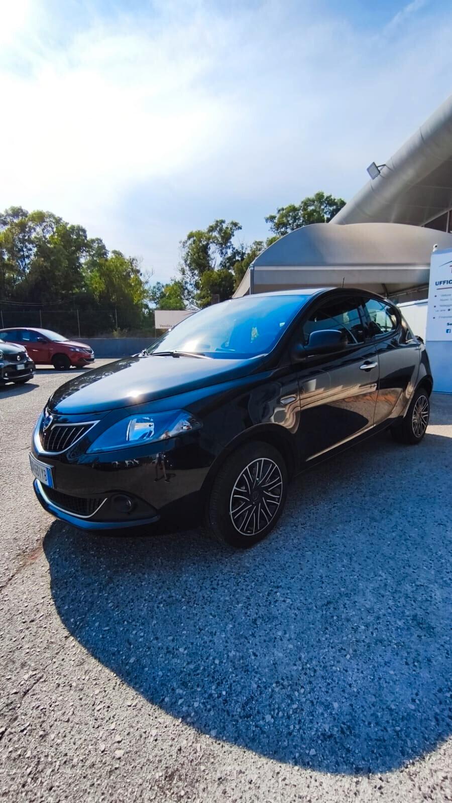 Lancia Ypsilon 1.0 Bz 70 Cv Hybrid Gold