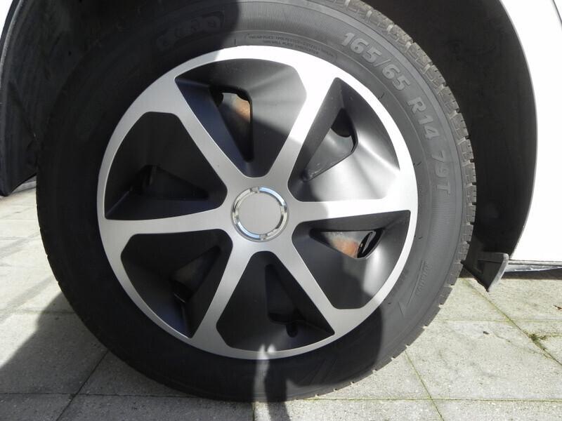 Toyota Aygo Connect 1.0 VVT-i 72CV 5 porte x-business light