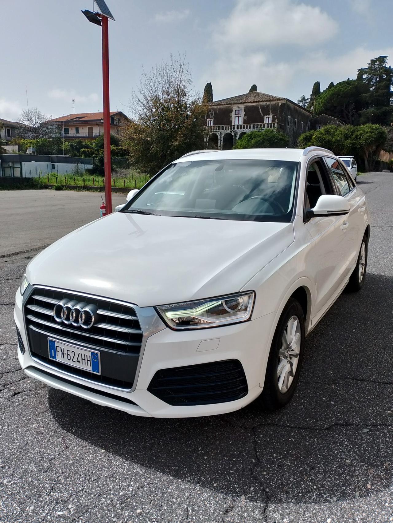 Audi Q3 2.0 TDI 120 CV Sport