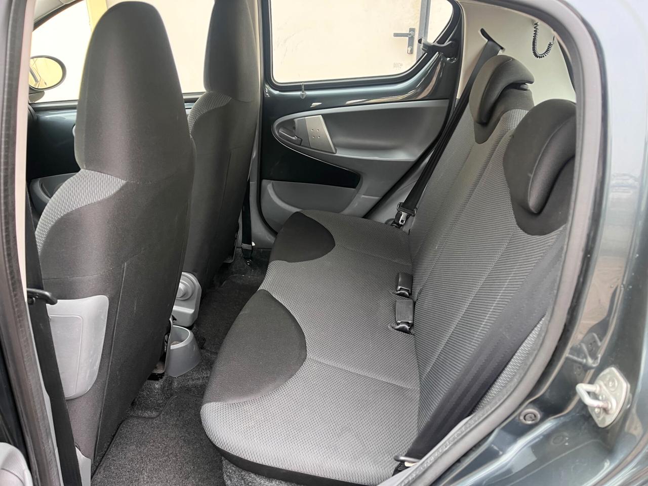 Toyota Aygo 1.0 12V VVT-i 5 porte Sol