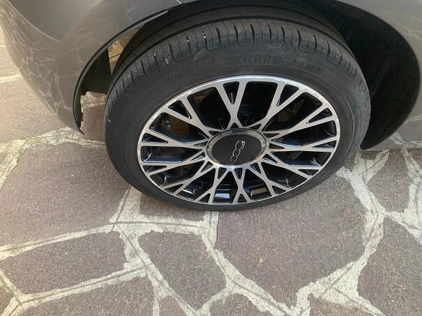 Fiat 500 C 1.0 Hybrid Dolcevita